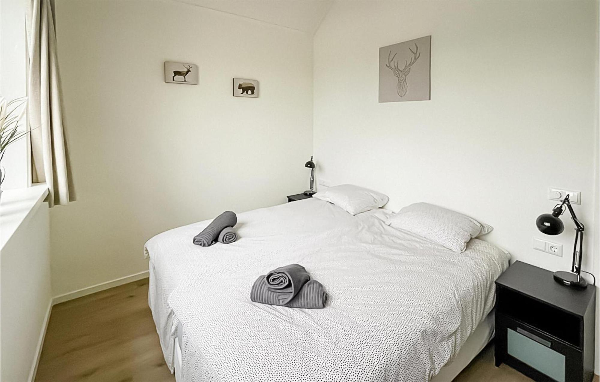 Cozy Home In Oosterwolde With Sauna Extérieur photo