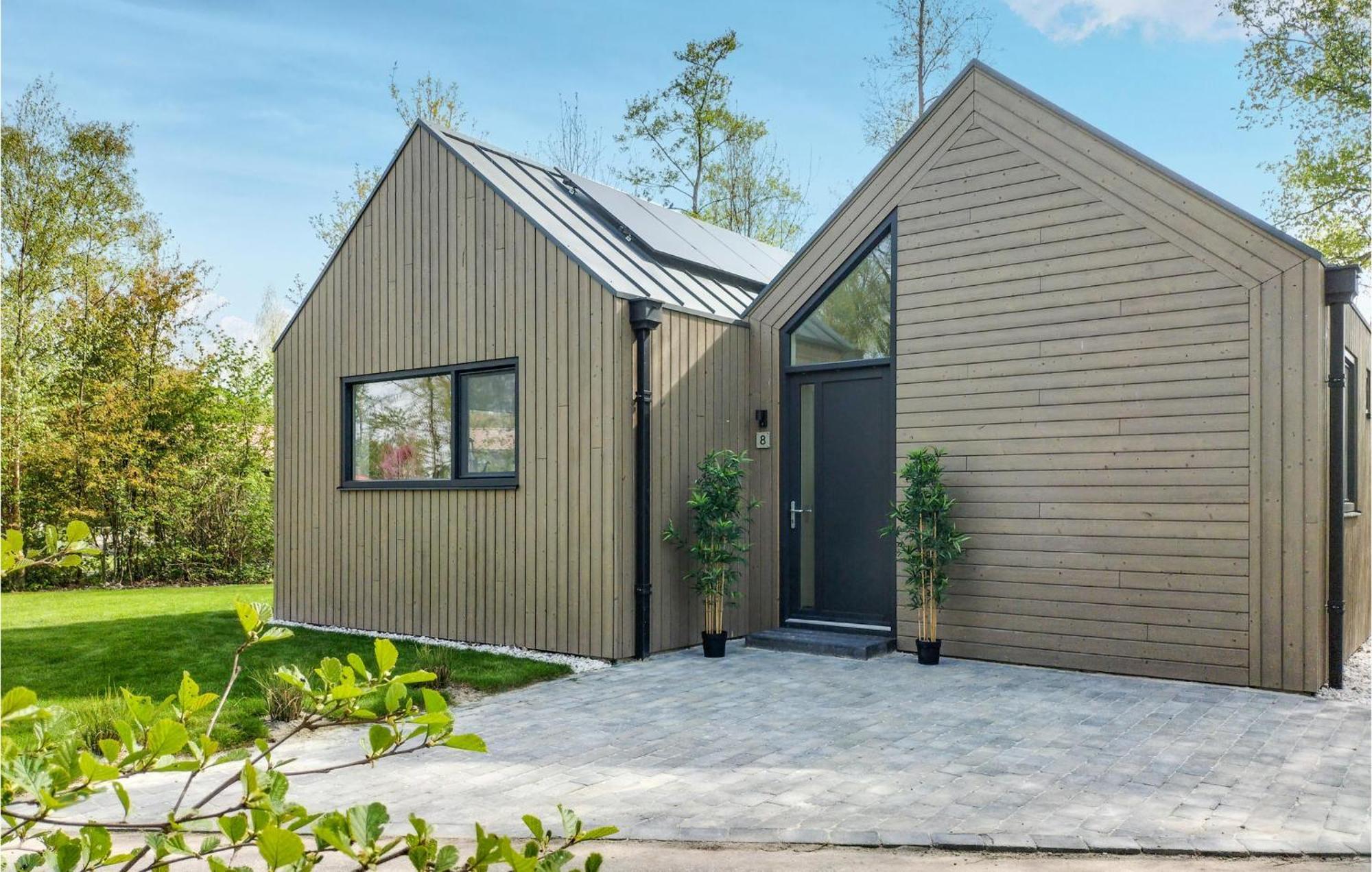 Cozy Home In Oosterwolde With Sauna Extérieur photo